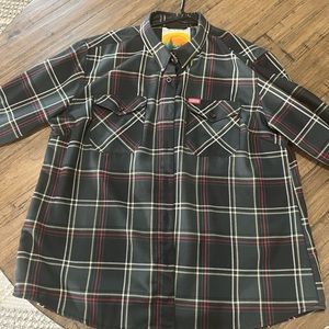 Dixxon women’s Freeport Flannel size 2x. Great condition!